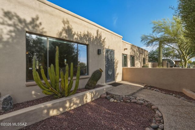 8512 N La Oesta Avenue, Tucson, AZ 85704