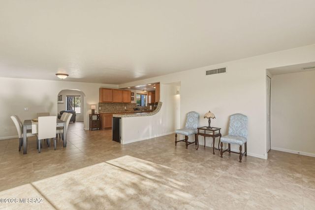 8512 N La Oesta Avenue, Tucson, AZ 85704