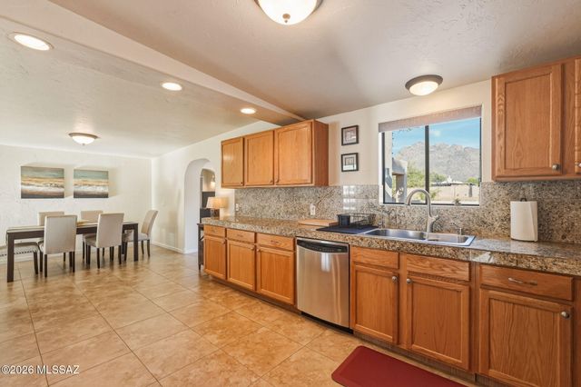 8512 N La Oesta Avenue, Tucson, AZ 85704