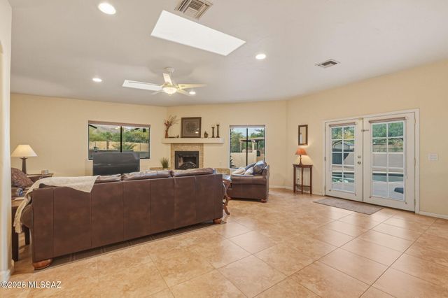 8512 N La Oesta Avenue, Tucson, AZ 85704