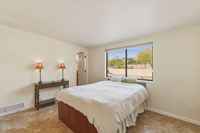 8512 N La Oesta Avenue, Tucson, AZ 85704