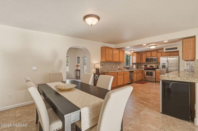 8512 N La Oesta Avenue, Tucson, AZ 85704