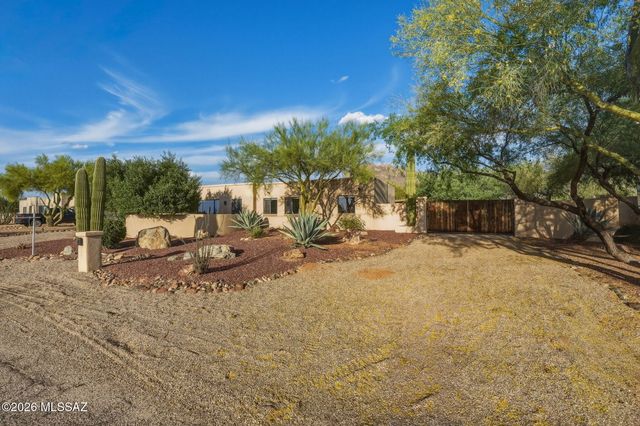 8512 N La Oesta Avenue, Tucson, AZ 85704