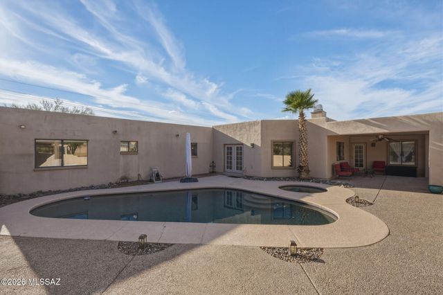 8512 N La Oesta Avenue, Tucson, AZ 85704