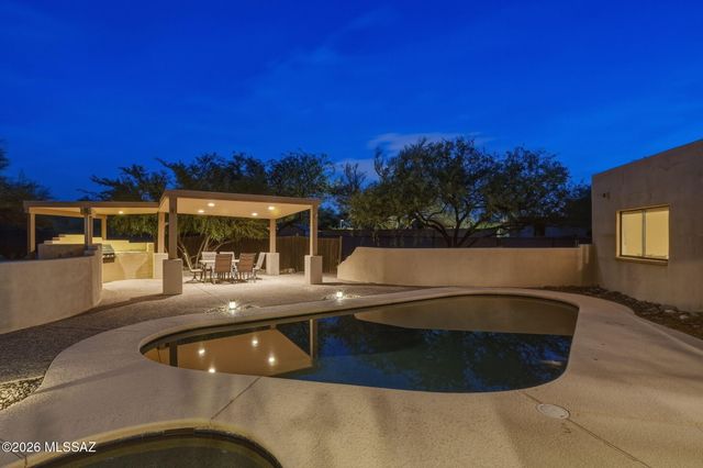 8512 N La Oesta Avenue, Tucson, AZ 85704