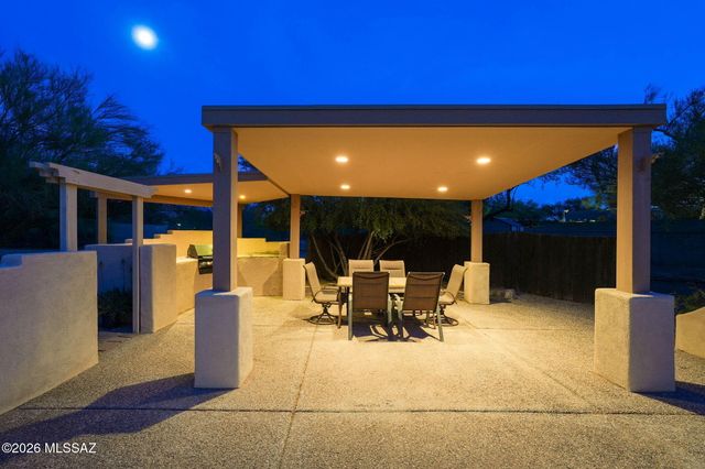 8512 N La Oesta Avenue, Tucson, AZ 85704