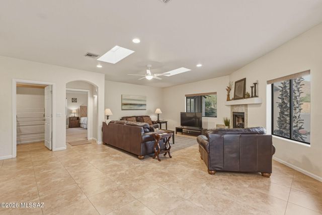 8512 N La Oesta Avenue, Tucson, AZ 85704