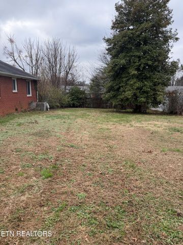 1337 Mcarthur Rd, Maryville, TN 37804