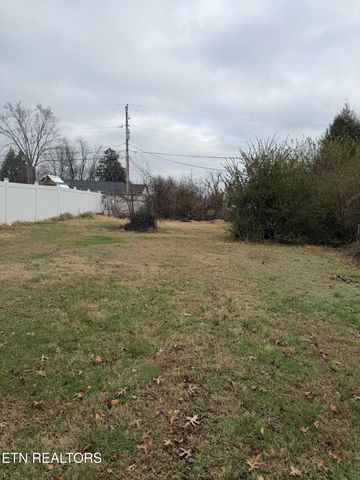 1337 Mcarthur Rd, Maryville, TN 37804