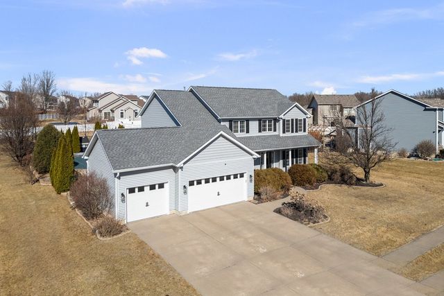 408 Tombergs Drive, Eldridge, IA 52748