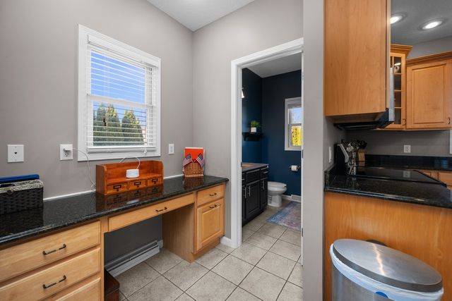 408 Tombergs Drive, Eldridge, IA 52748