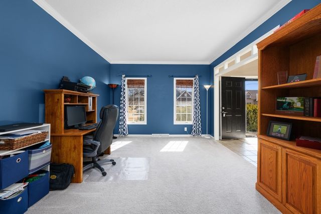 408 Tombergs Drive, Eldridge, IA 52748