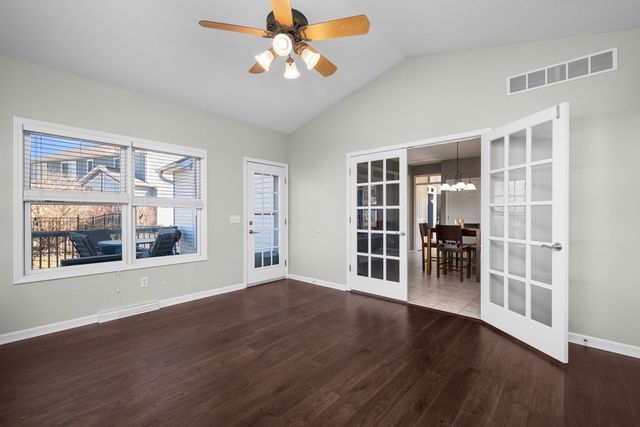 408 Tombergs Drive, Eldridge, IA 52748