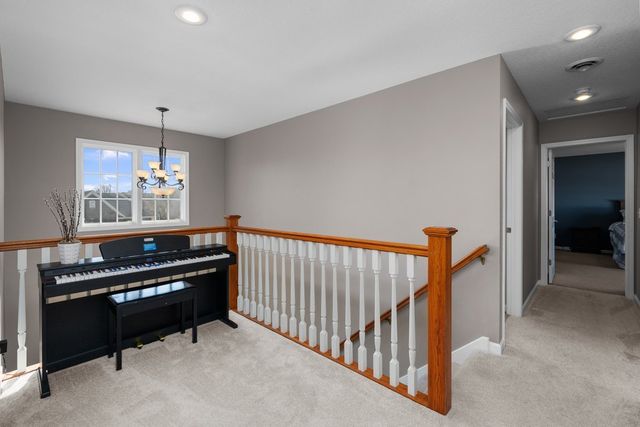 408 Tombergs Drive, Eldridge, IA 52748