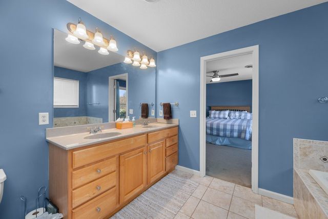 408 Tombergs Drive, Eldridge, IA 52748