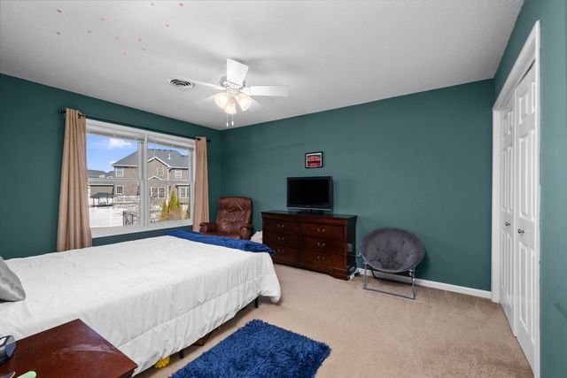 408 Tombergs Drive, Eldridge, IA 52748