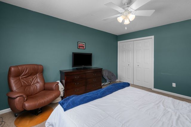 408 Tombergs Drive, Eldridge, IA 52748