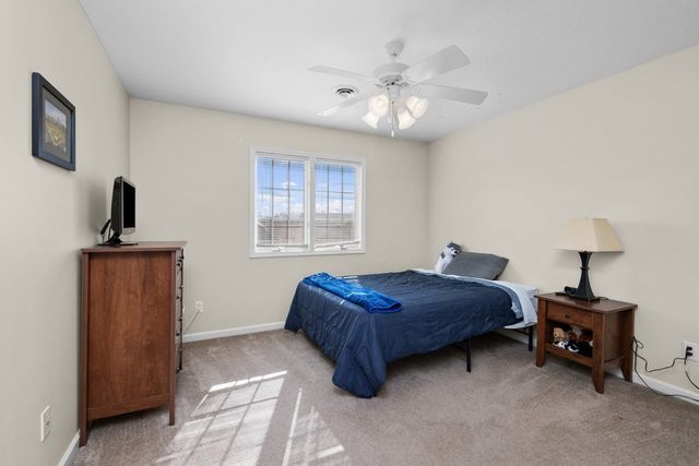 408 Tombergs Drive, Eldridge, IA 52748