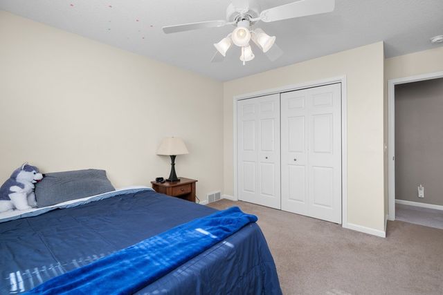 408 Tombergs Drive, Eldridge, IA 52748