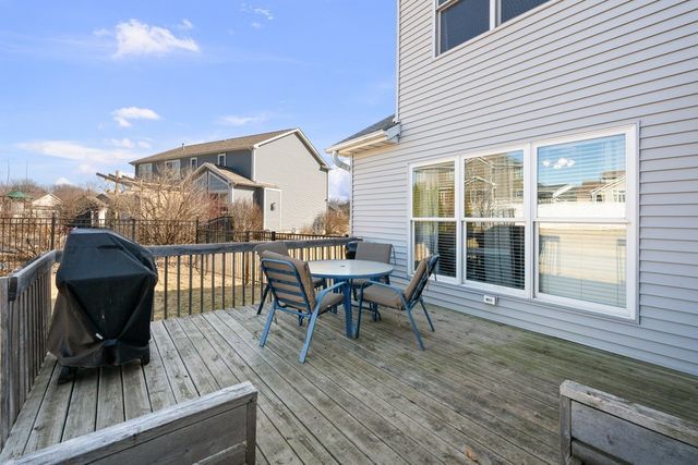 408 Tombergs Drive, Eldridge, IA 52748