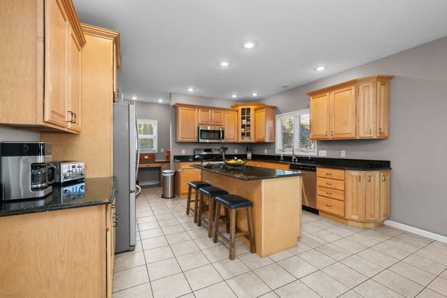 408 Tombergs Drive, Eldridge, IA 52748