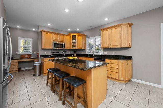 408 Tombergs Drive, Eldridge, IA 52748