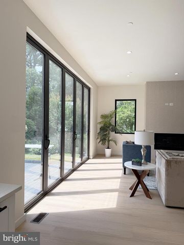 8908 MOHAWK LN, Bethesda, MD 20817