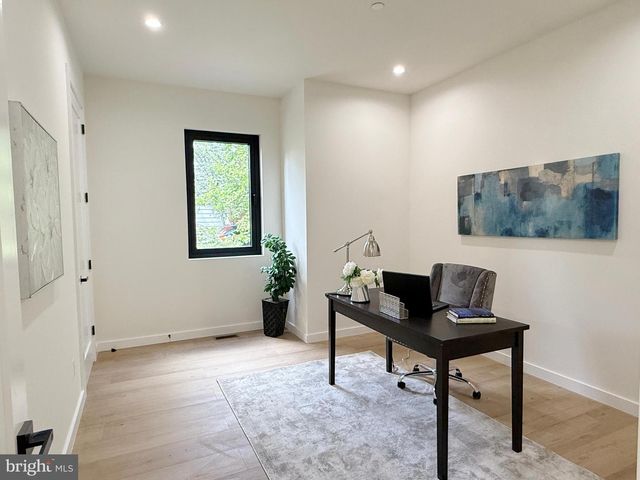 8908 MOHAWK LN, Bethesda, MD 20817