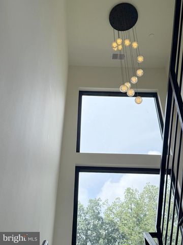 8908 MOHAWK LN, Bethesda, MD 20817