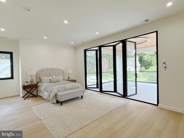 8908 MOHAWK LN, Bethesda, MD 20817