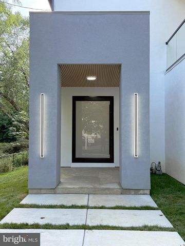 8908 MOHAWK LN, Bethesda, MD 20817