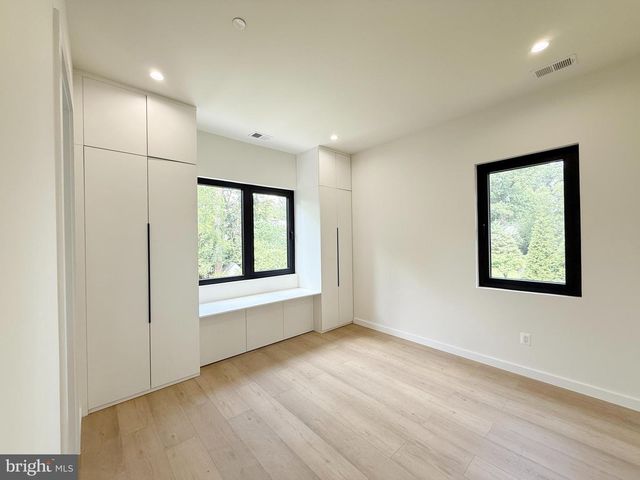 8908 MOHAWK LN, Bethesda, MD 20817