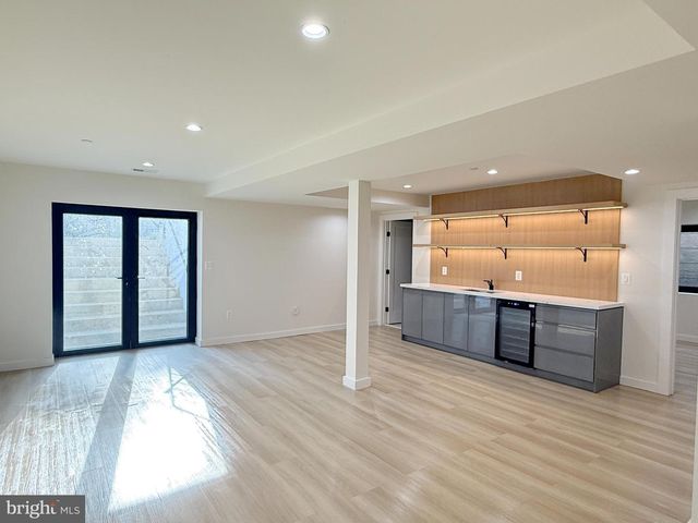 8908 MOHAWK LN, Bethesda, MD 20817