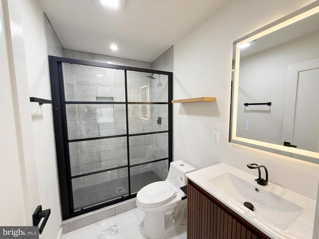 8908 MOHAWK LN, Bethesda, MD 20817