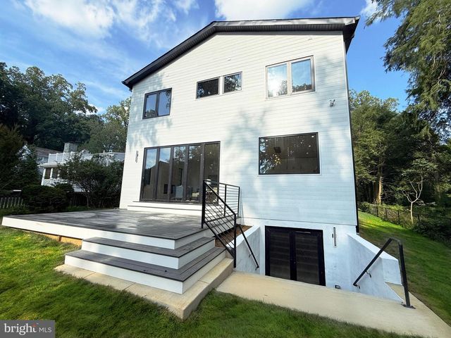 8908 MOHAWK LN, Bethesda, MD 20817