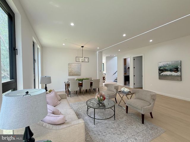 8908 MOHAWK LN, Bethesda, MD 20817