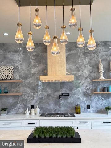 8908 MOHAWK LN, Bethesda, MD 20817