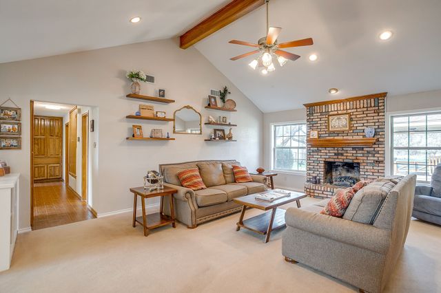 533 W Paloma Court, Fort Worth, TX 76108