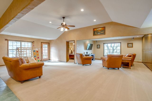 533 W Paloma Court, Fort Worth, TX 76108