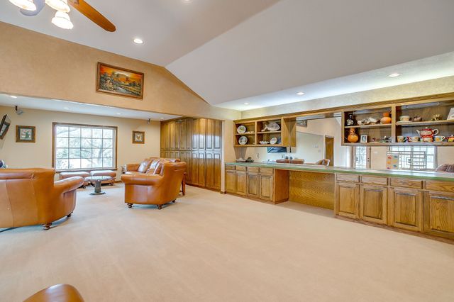 533 W Paloma Court, Fort Worth, TX 76108