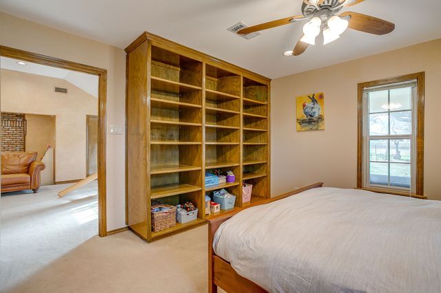 533 W Paloma Court, Fort Worth, TX 76108