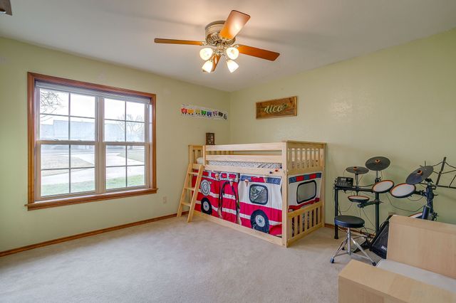 533 W Paloma Court, Fort Worth, TX 76108