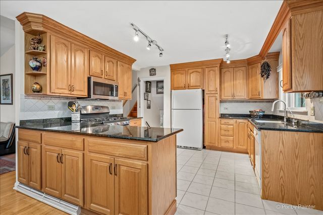 2530 Old Glenview Road, Wilmette, IL 60091