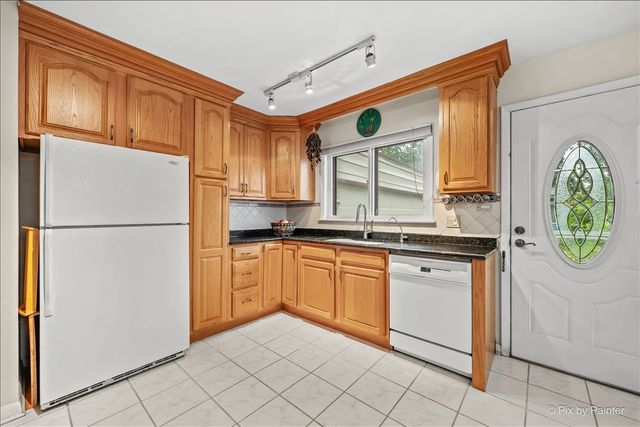 2530 Old Glenview Road, Wilmette, IL 60091