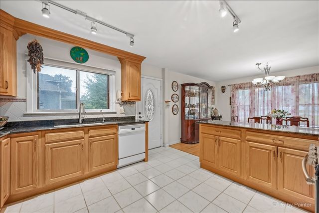 2530 Old Glenview Road, Wilmette, IL 60091
