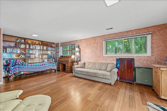 2530 Old Glenview Road, Wilmette, IL 60091
