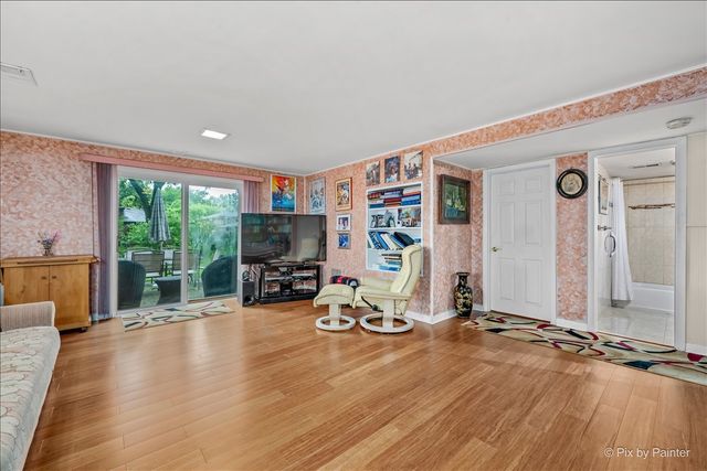 2530 Old Glenview Road, Wilmette, IL 60091