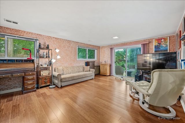 2530 Old Glenview Road, Wilmette, IL 60091