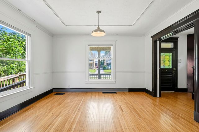 1111 E Walnut Street, Springfield, MO 65806