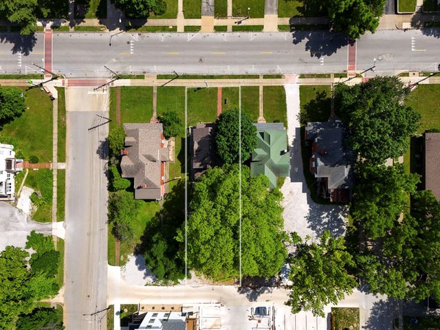 1111 E Walnut Street, Springfield, MO 65806